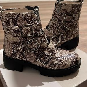 BP. Snakeskin boots